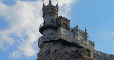 Экскурсия из Севастополя: Два дворца - Воронцовский & Ливадийский, замок Л фото 16185 Экскурсия из Севастополя: Два дворца - Воронцовский & Ливадийский, замок Л фото 16185